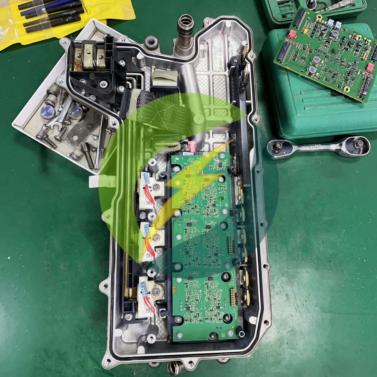 BMW ActiveHybrid 7 Series 750 F04 EME Hybrid Battery Control Unit